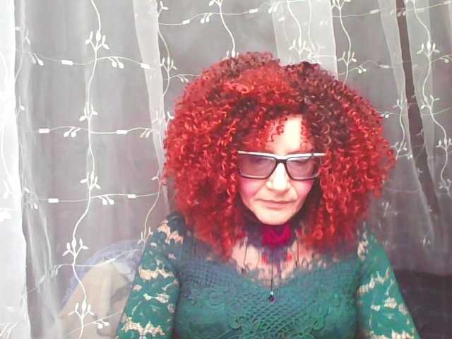 ChristineRed live cam preview