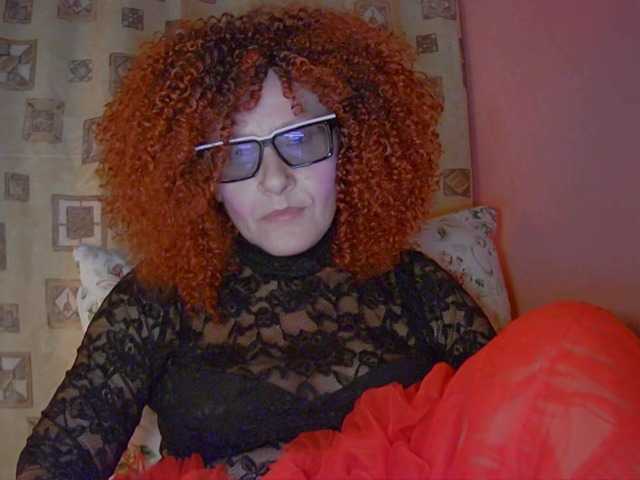 ChristineRed, en vivo ahora en BongaCams