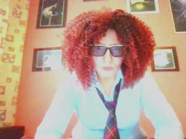 ChristineRed live cam preview