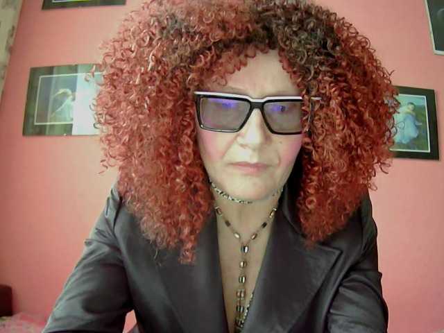 ChristineRed, en directo ahora en BongaCams