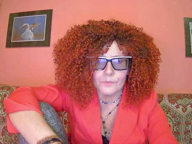 ChristineRed live cam preview