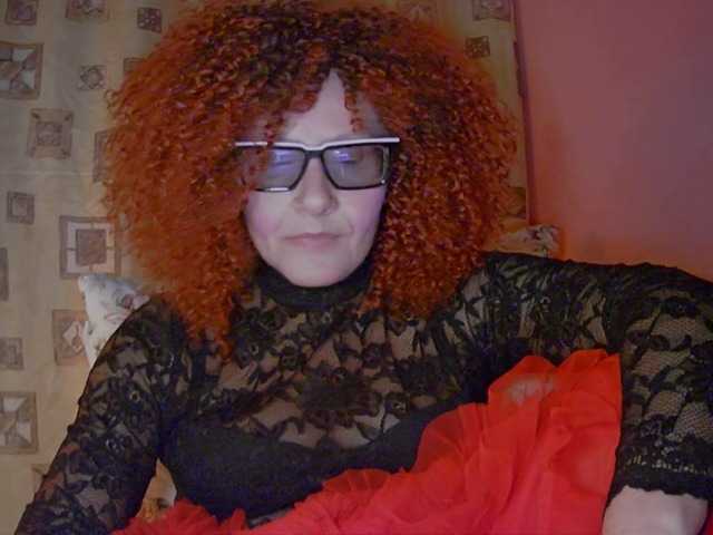 ChristineRed live cam preview