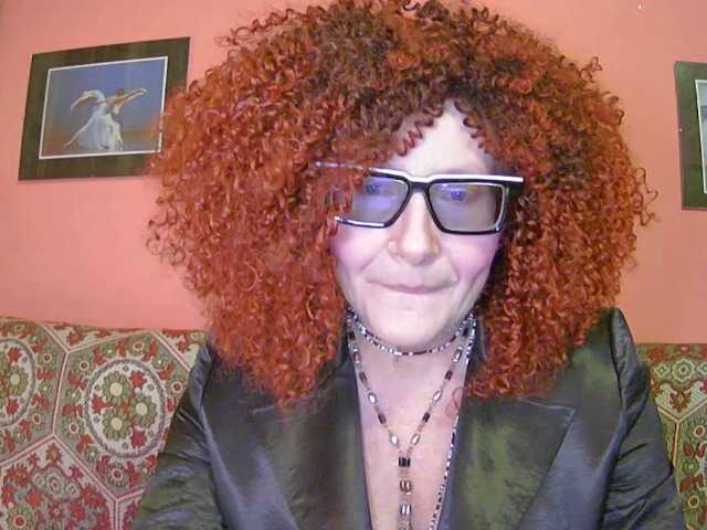 ChristineRed live cam preview