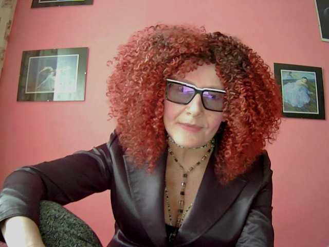 ChristineRed live cam preview