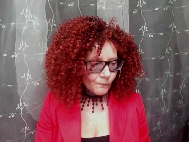 ChristineRed live cam preview