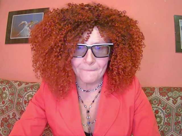 ChristineRed live cam preview