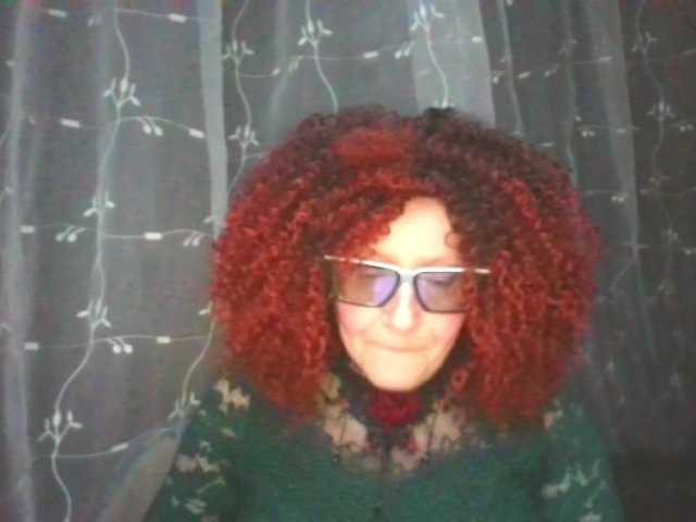 ChristineRed live cam preview