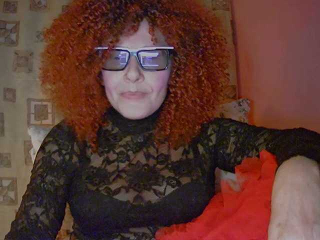 ChristineRed live cam preview