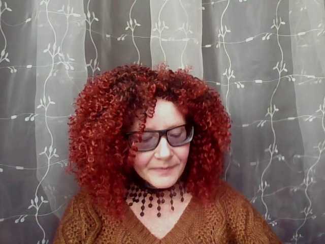ChristineRed live cam preview