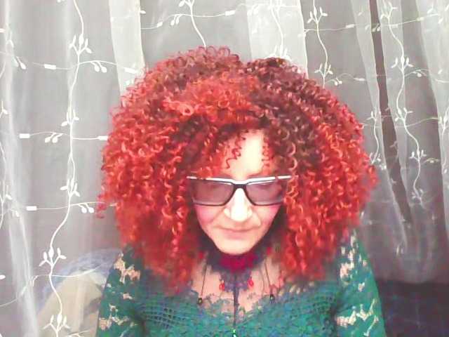 ChristineRed live cam preview