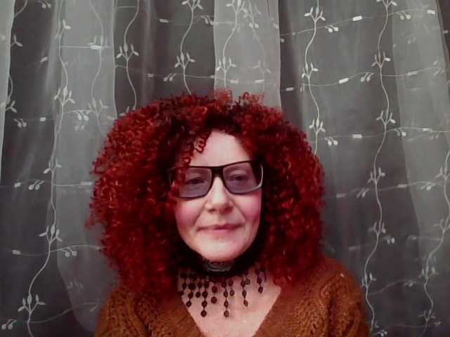 ChristineRed live cam preview