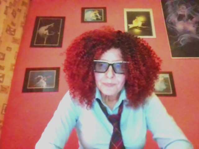 ChristineRed live cam preview