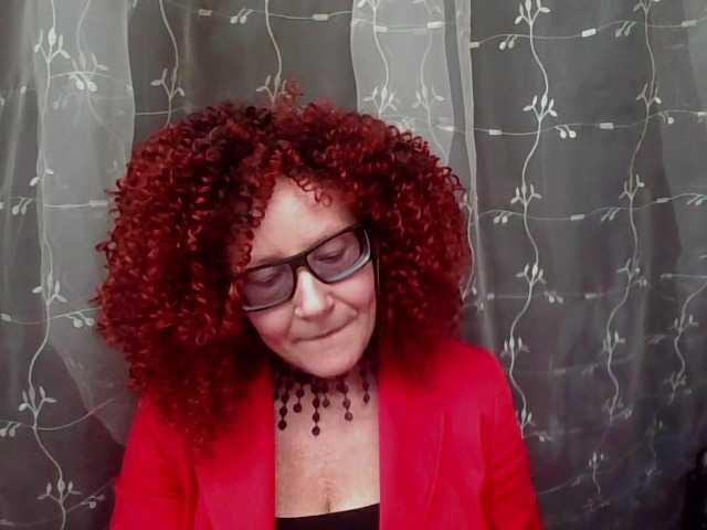 ChristineRed live cam preview