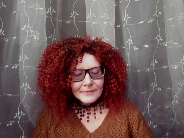 ChristineRed live cam preview