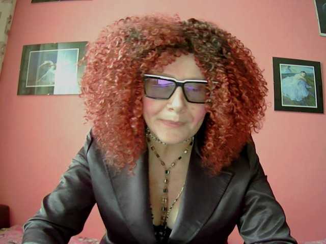 ChristineRed live cam preview