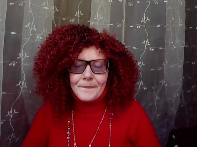 ChristineRed live cam preview