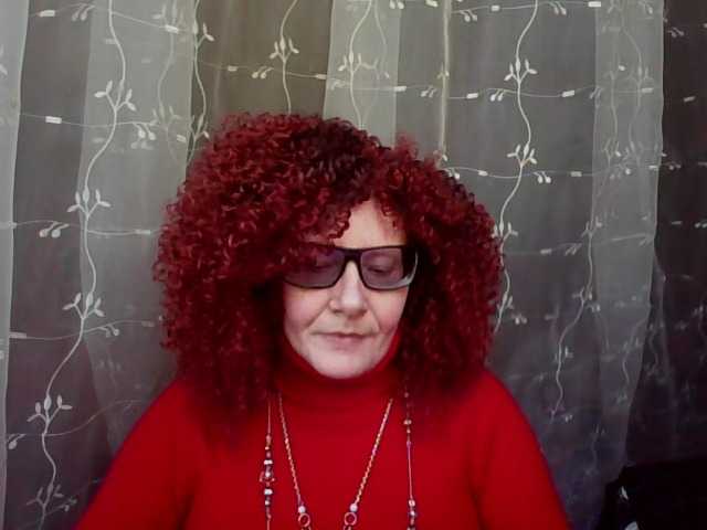 ChristineRed live cam preview