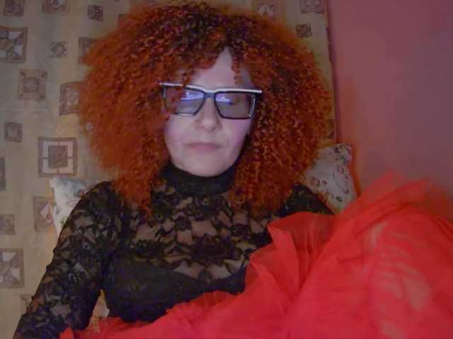 ChristineRed live cam preview