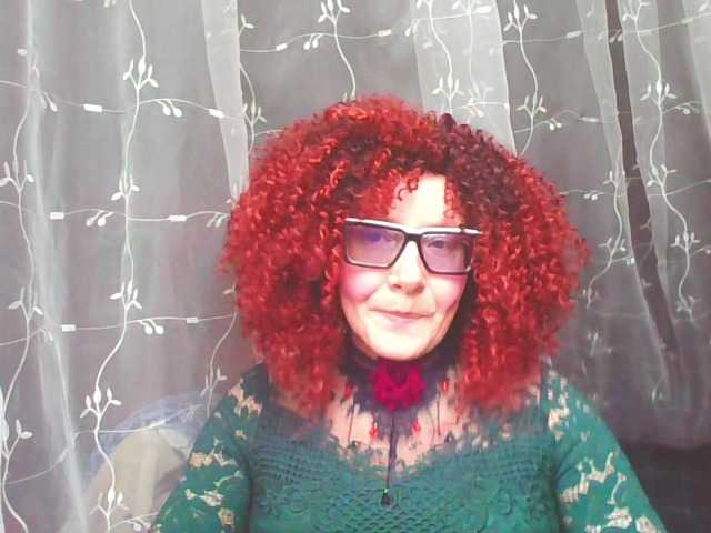ChristineRed live cam preview