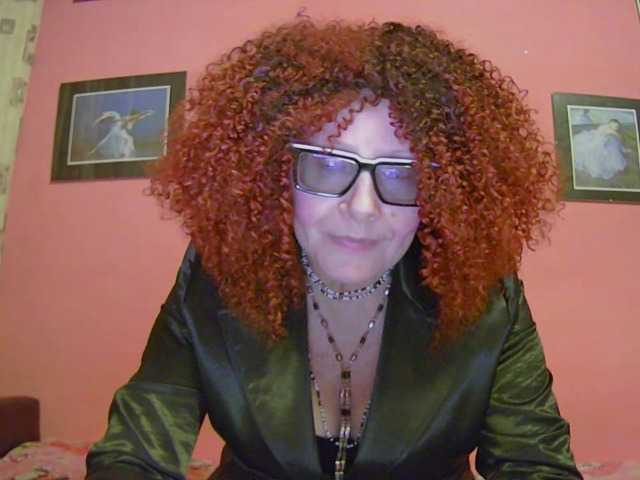 ChristineRed live cam preview