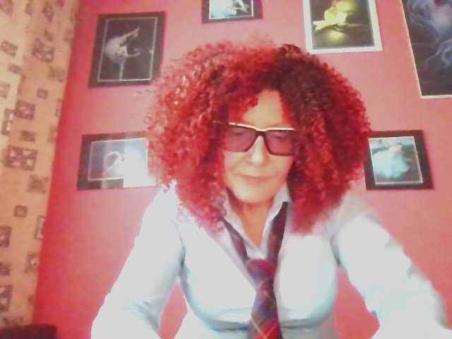 ChristineRed live cam preview