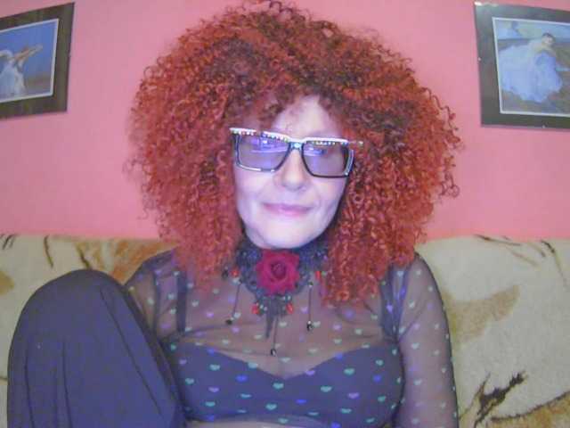 ChristineRed live cam preview
