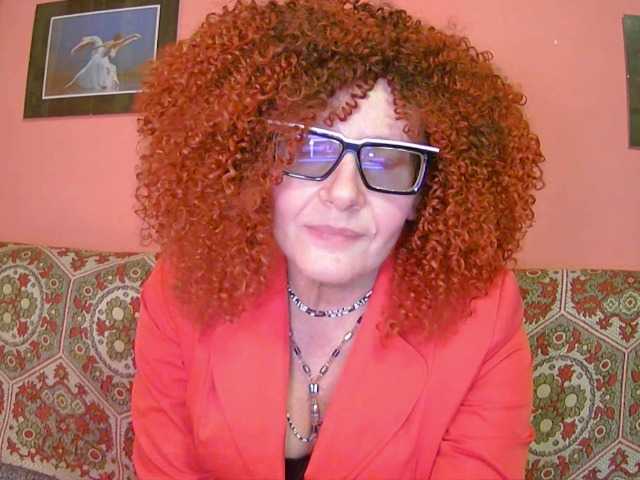 ChristineRed live cam preview