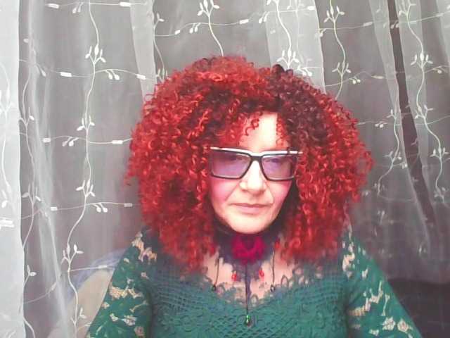 ChristineRed live cam preview