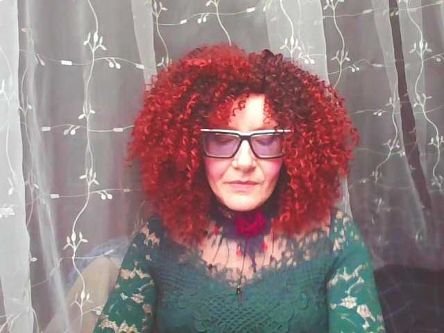 ChristineRed live cam preview