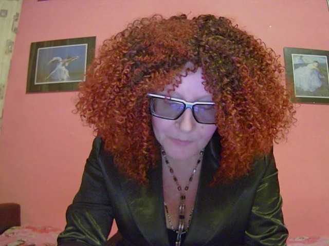 ChristineRed live cam preview