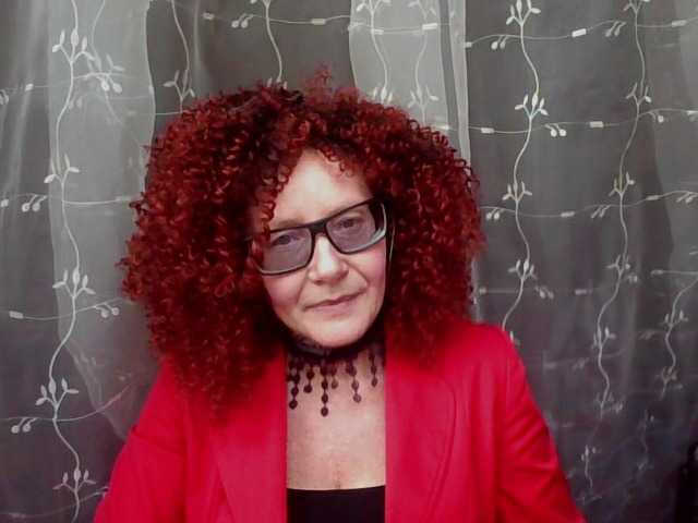 ChristineRed live cam preview