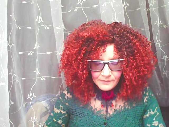 ChristineRed live cam preview