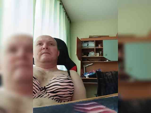 andrey33rus1 Live Webcam on BongaCams
