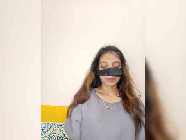 Model: JaraRose22
