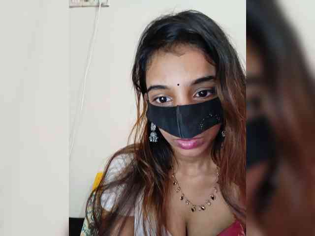 Model: JaraRose22
