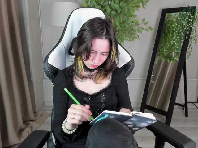 ShadowBellee live cam on BongaCams