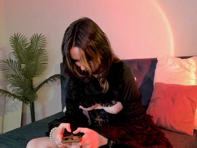 ShadowBellee live cam on BongaCams