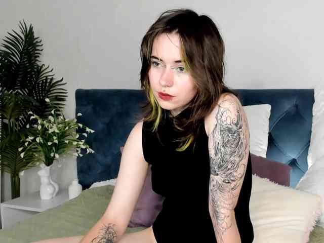 ShadowBellee Live Webcam on BongaCams