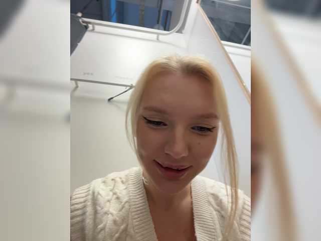 AmmyAlexInPublic live cam on BongaCams