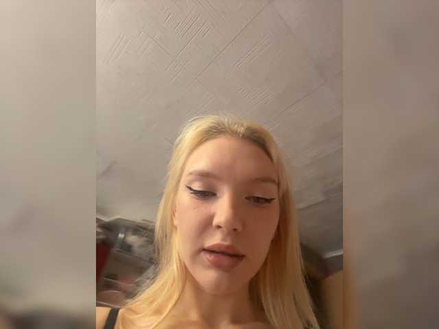 AmmyAlexInPublic live cam on BongaCams