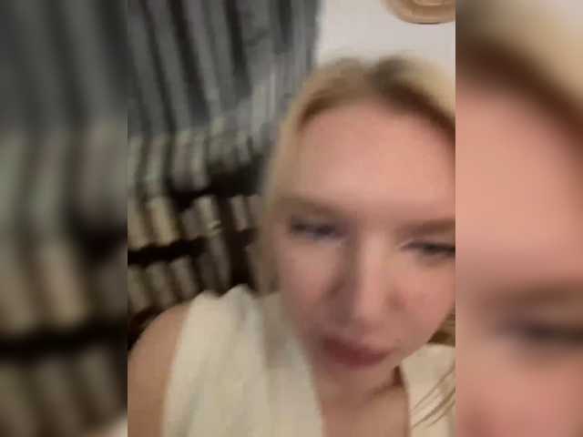 AmmyAlexInPublic live cam on BongaCams