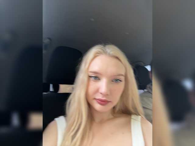 AmmyAlexInPublic live cam on BongaCams