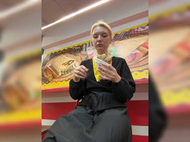 AmmyAlexInPublic live cam on BongaCams