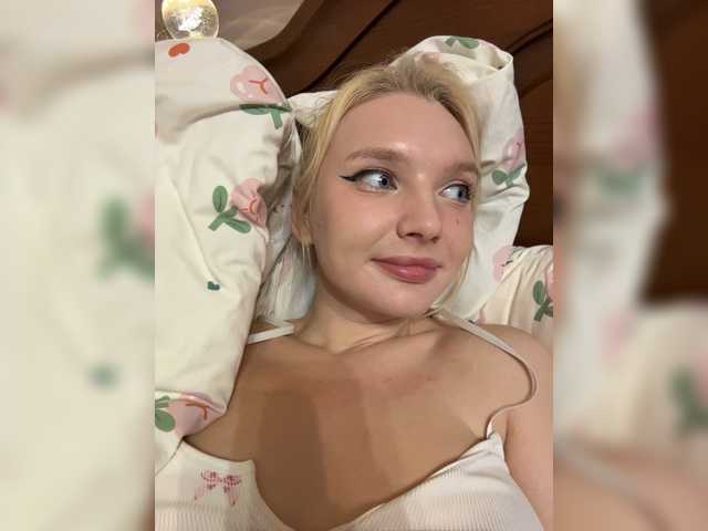 AmmyAlexInPublic live cam on BongaCams