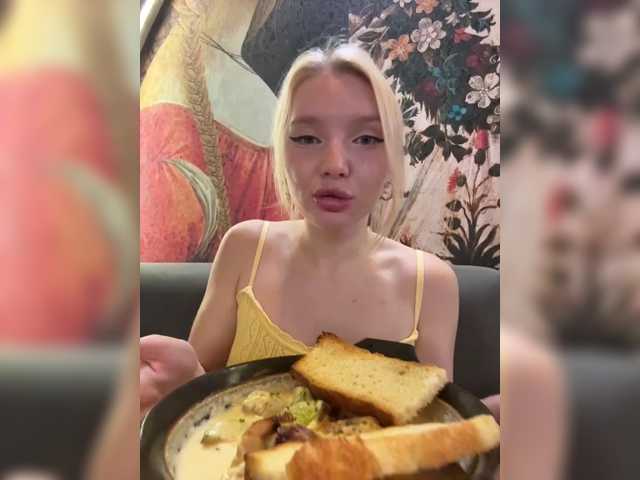 AmmyAlexInPublic live cam on BongaCams