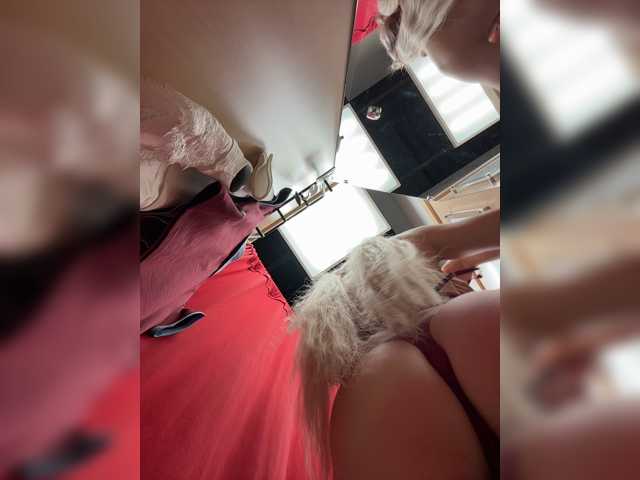 AmmyAlexInPublic live cam on BongaCams