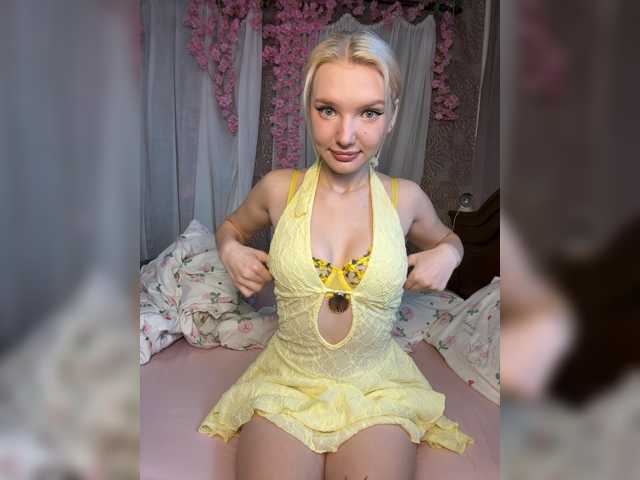 AmmyAlexInPublic live cam on BongaCams