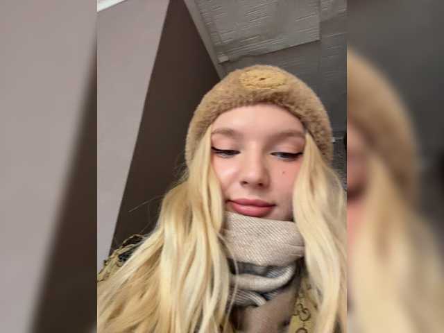 AmmyAlexInPublic live cam on BongaCams