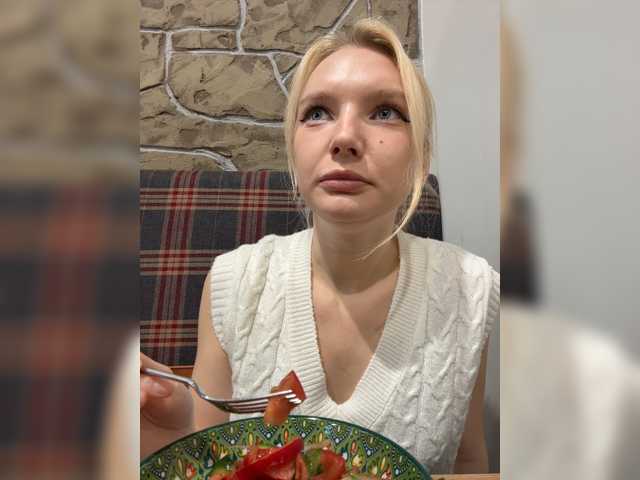 AmmyAlexInPublic live cam on BongaCams