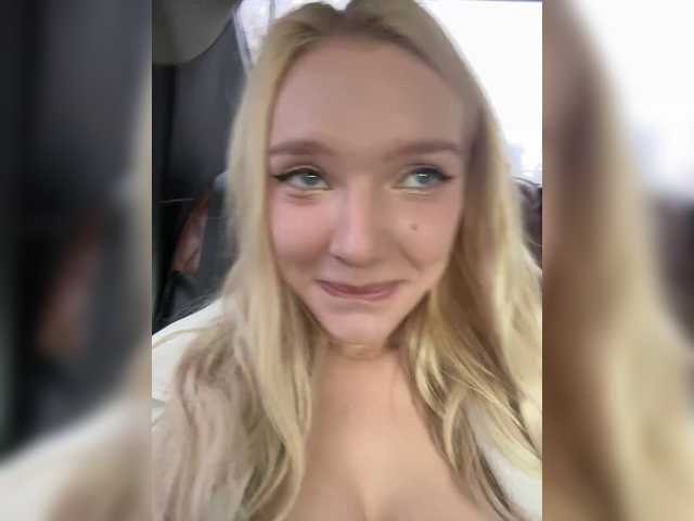 AmmyAlexInPublic live cam on BongaCams